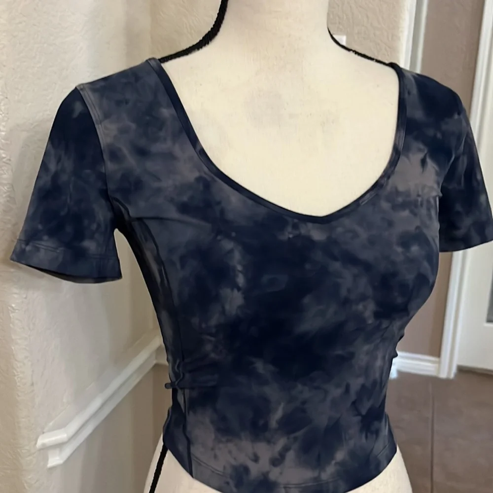 Lululemon align tee crop blue & gray tie dye top Size 4